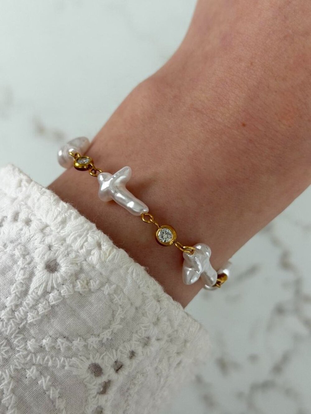 Sku0638 Retro Gold White Pearl Cross Pearls Women Minimalist Bracelet + gift bag